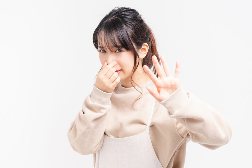 Etiaxilは、顔や頭からの汗や足のニオイといった、多くの人の悩みを解消する制汗剤です。